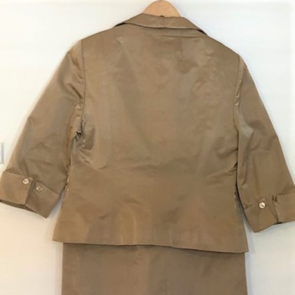 Javier Simorra Elegant, Sophisticated & Sparkly Designer Skirt Suit - Picture 3 of 16